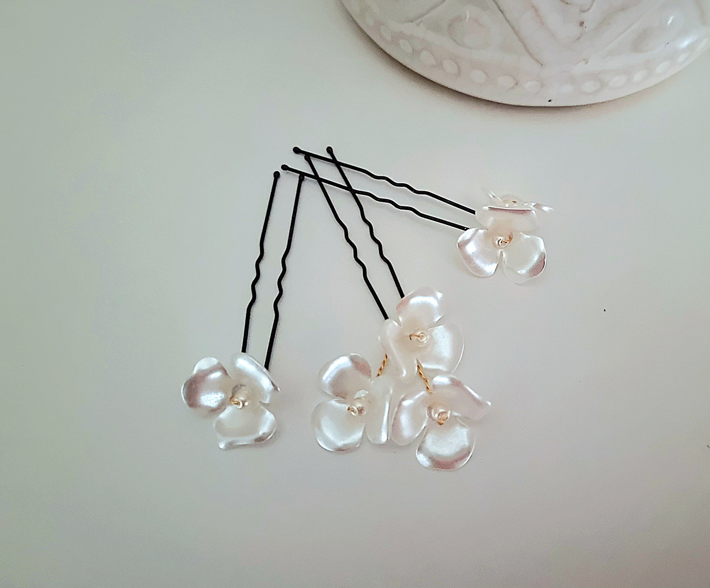 ANYA | Floral hair pins