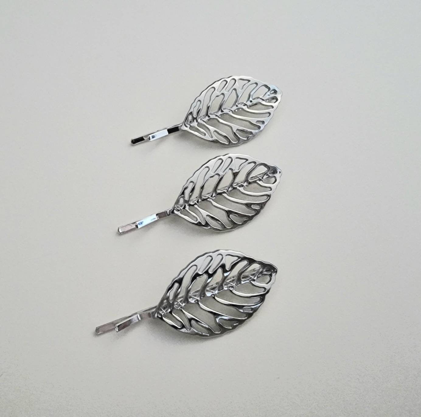 NINA | leaf hair slides